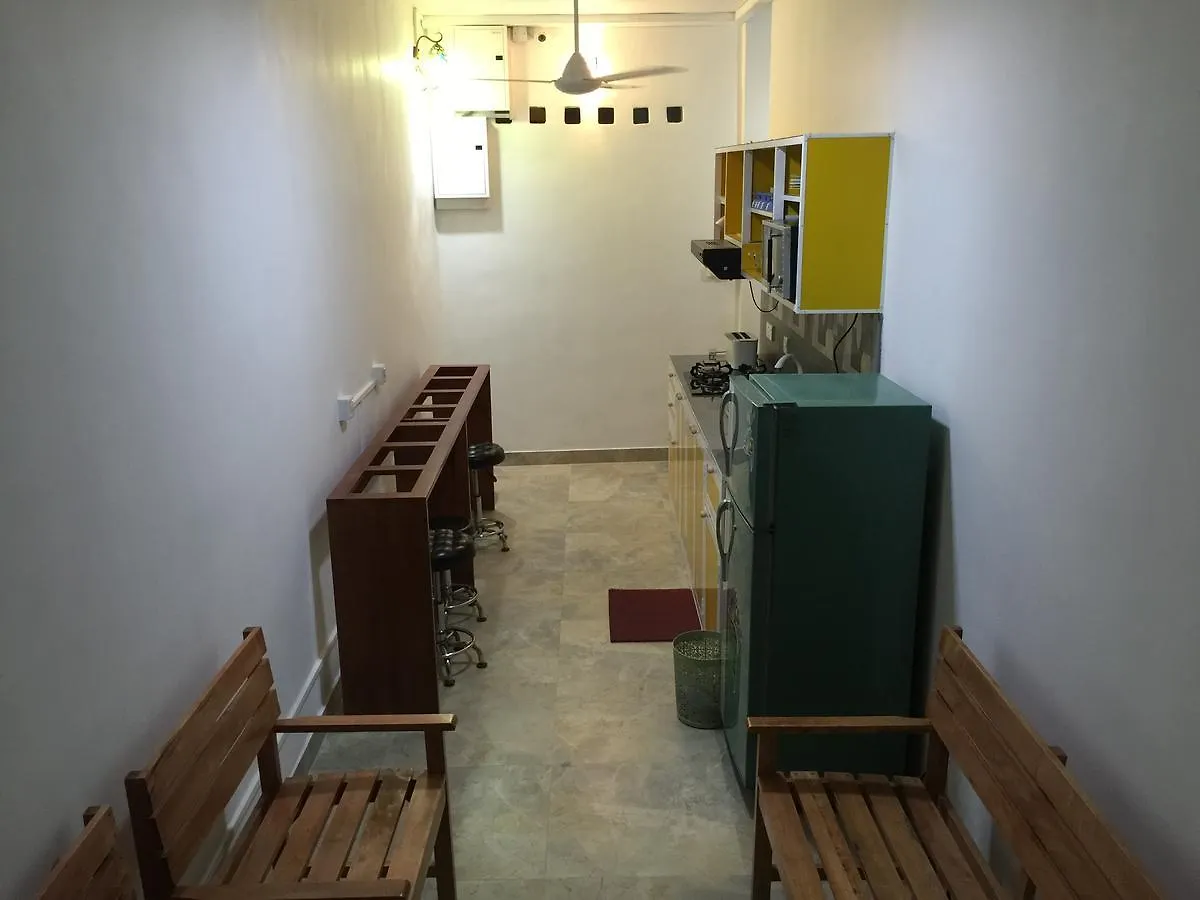 Colombo Downtown Monkey Backpackers Hostel Sri Lanka